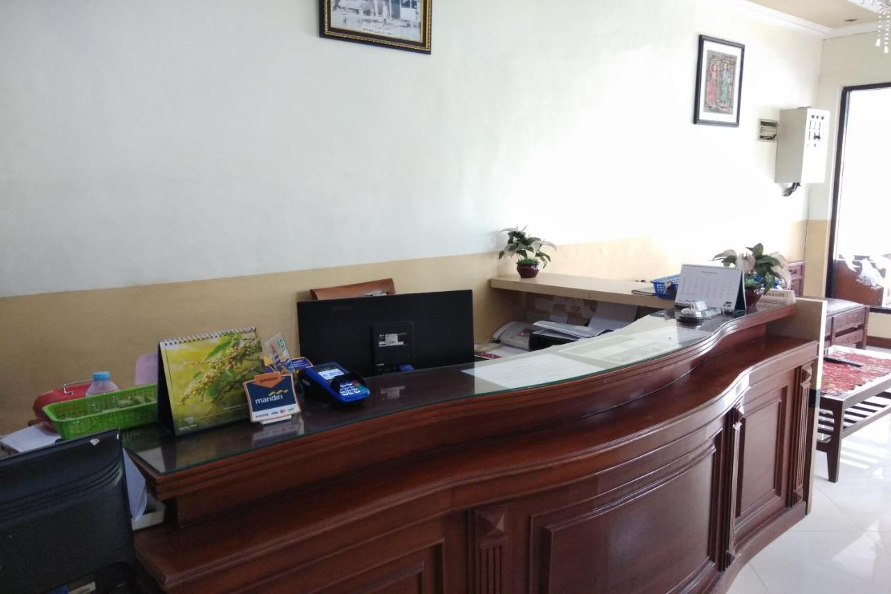 Oyo 2671 Wisma Djaja Syariah Bojonegoro Kültér fotó