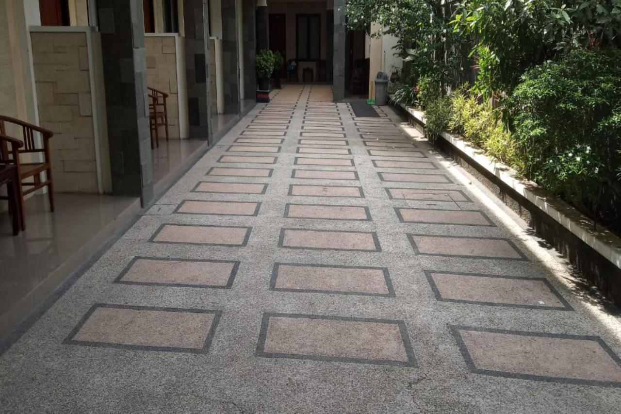 Oyo 2671 Wisma Djaja Syariah Bojonegoro Kültér fotó