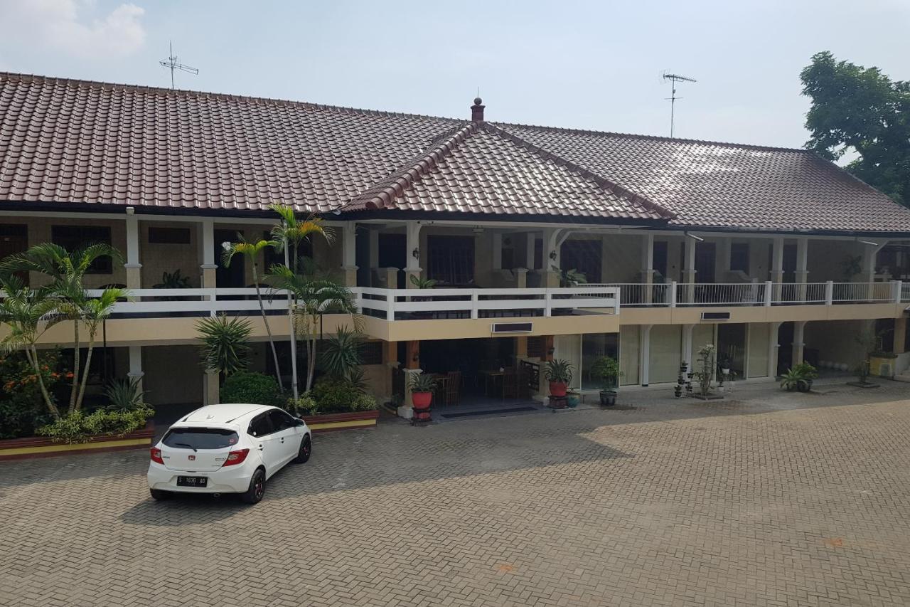 Oyo 2671 Wisma Djaja Syariah Bojonegoro Kültér fotó