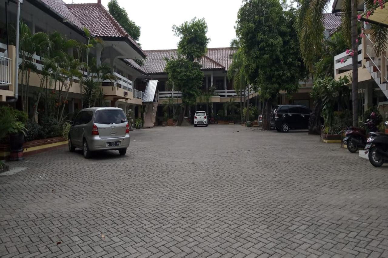 Oyo 2671 Wisma Djaja Syariah Bojonegoro Kültér fotó