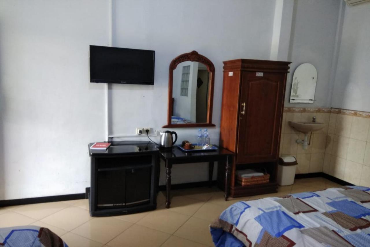 Oyo 2671 Wisma Djaja Syariah Bojonegoro Kültér fotó