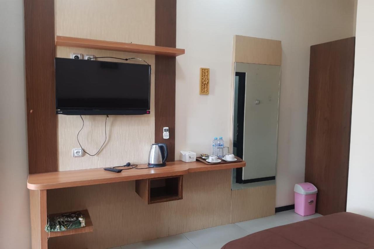 Oyo 2671 Wisma Djaja Syariah Bojonegoro Kültér fotó